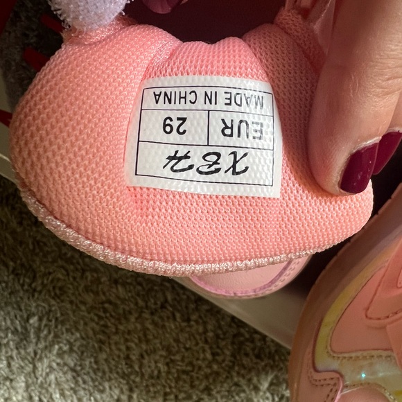 Sneakers with rollers.New - Picture 9 of 11